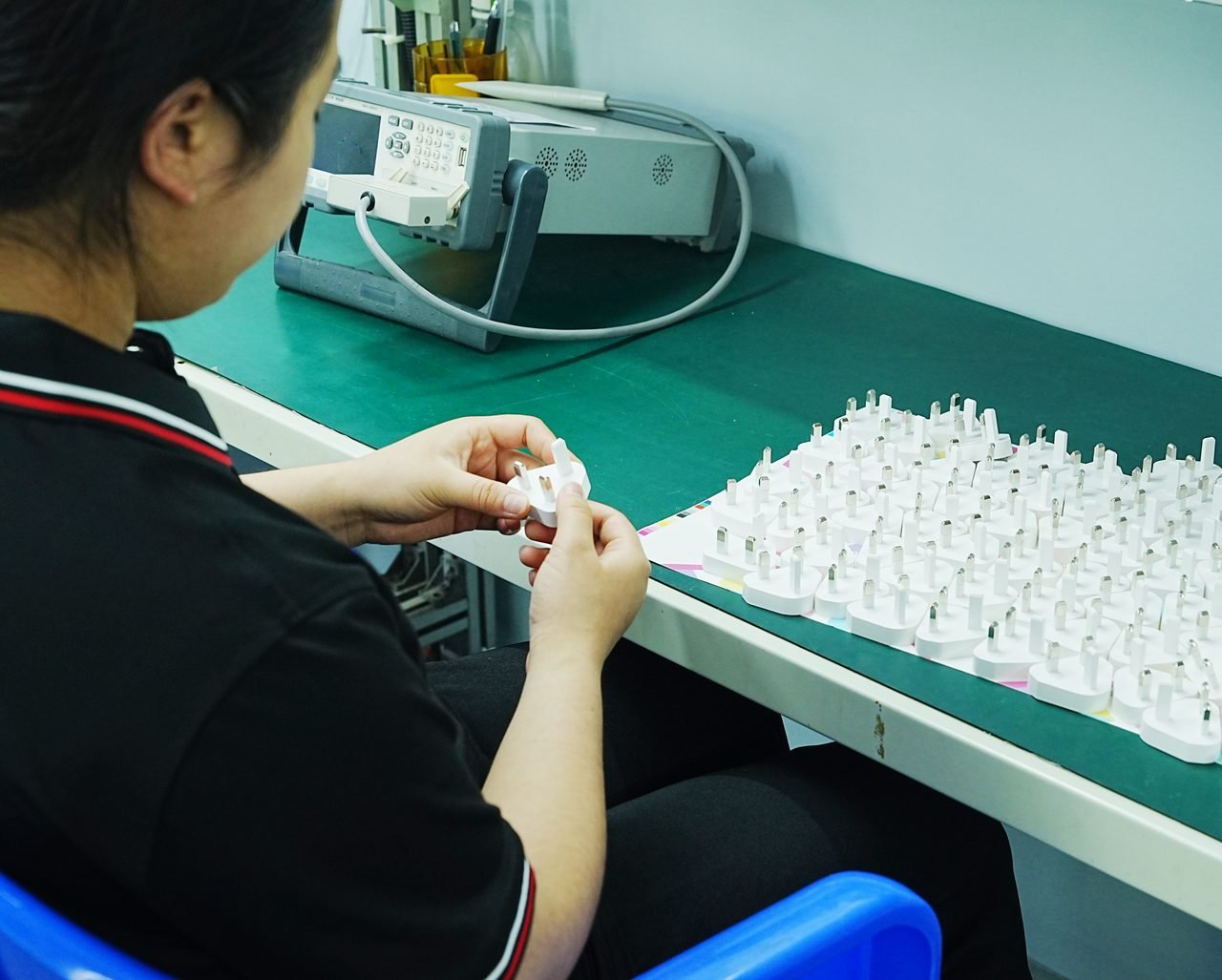 GaN charger assembly line showing production lead times